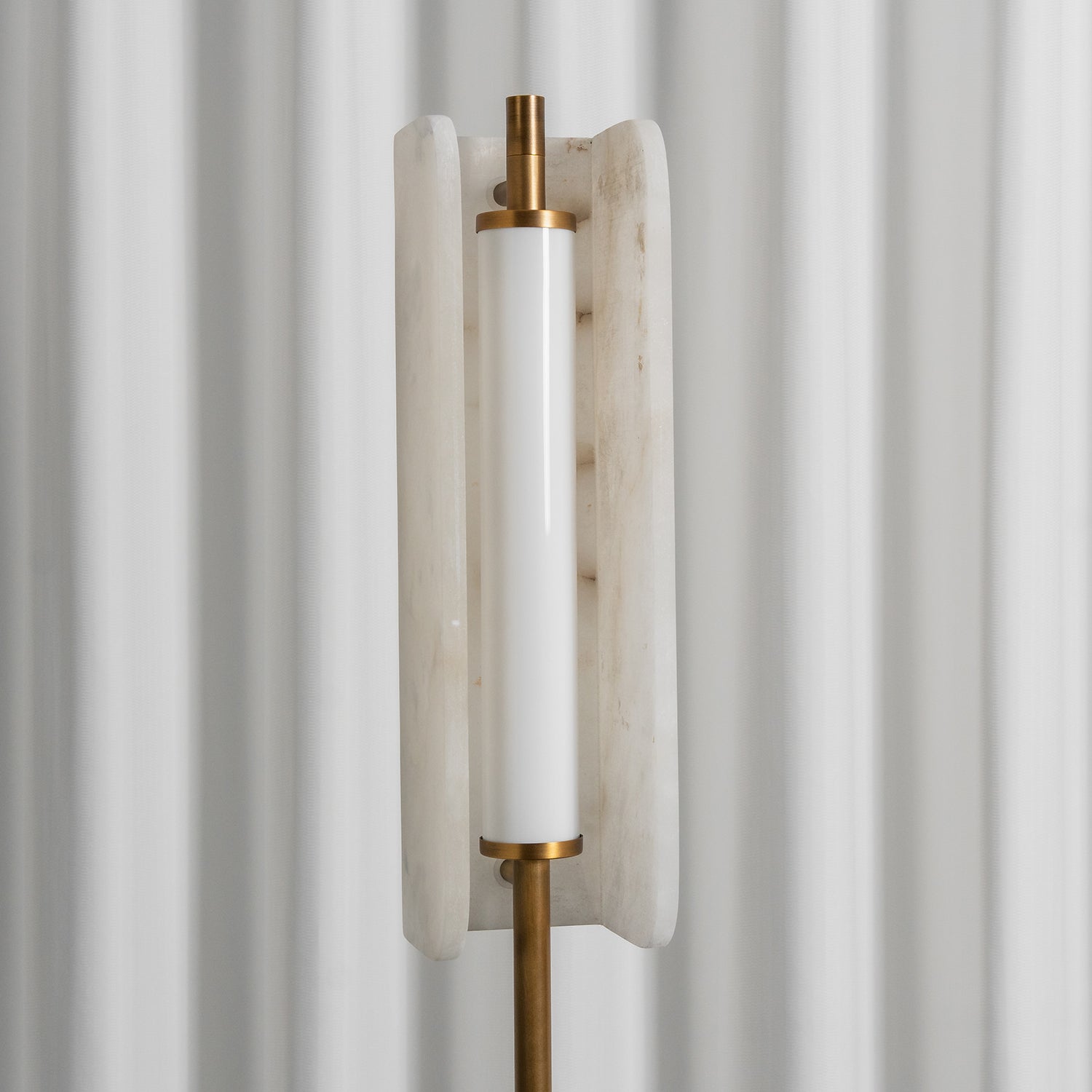 Years Alabaster Stehlampe