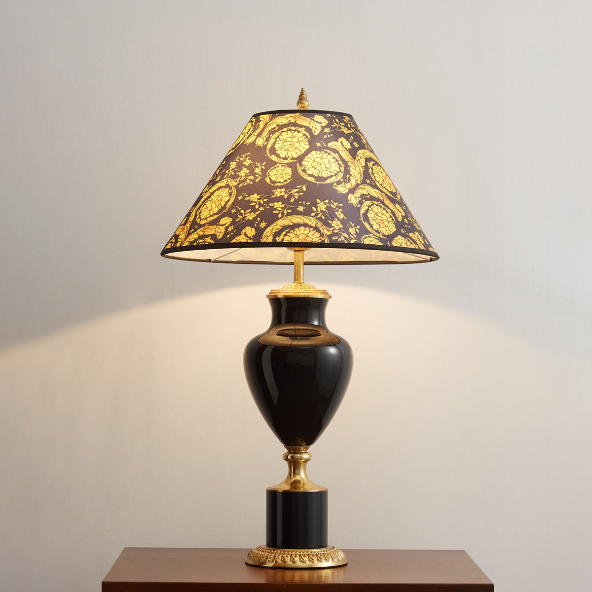 Acanthia  Baroque Urn Table Lamp