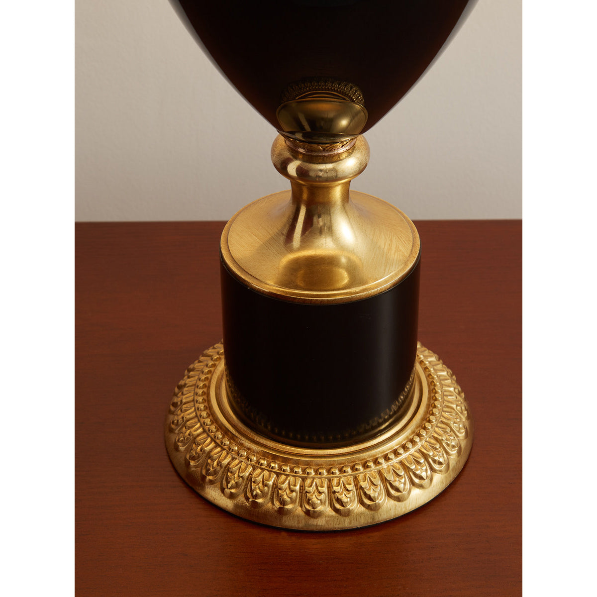 Acanthia  Baroque Urn Table Lamp