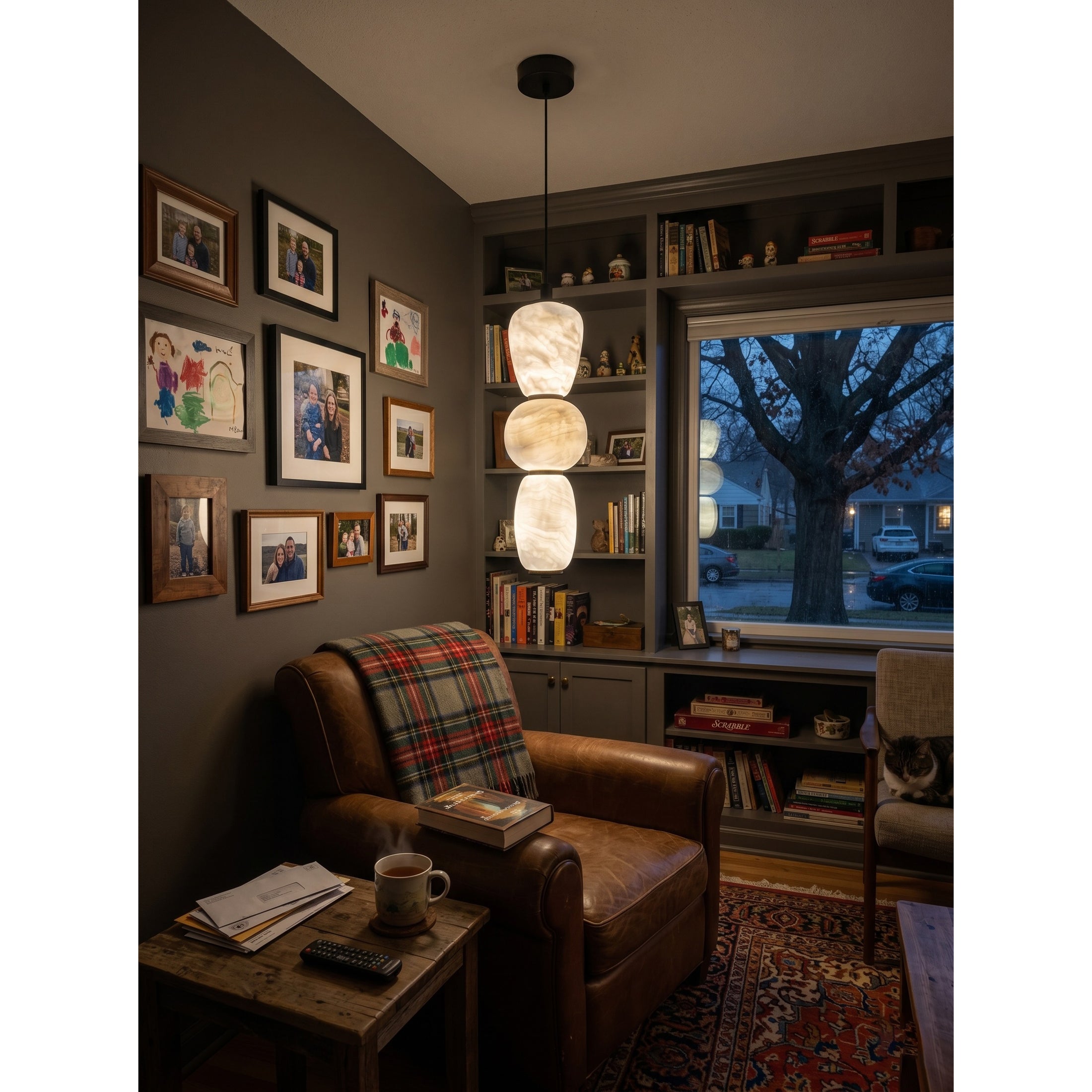 Alabaster Pendulous Pearl Pendant Lamp