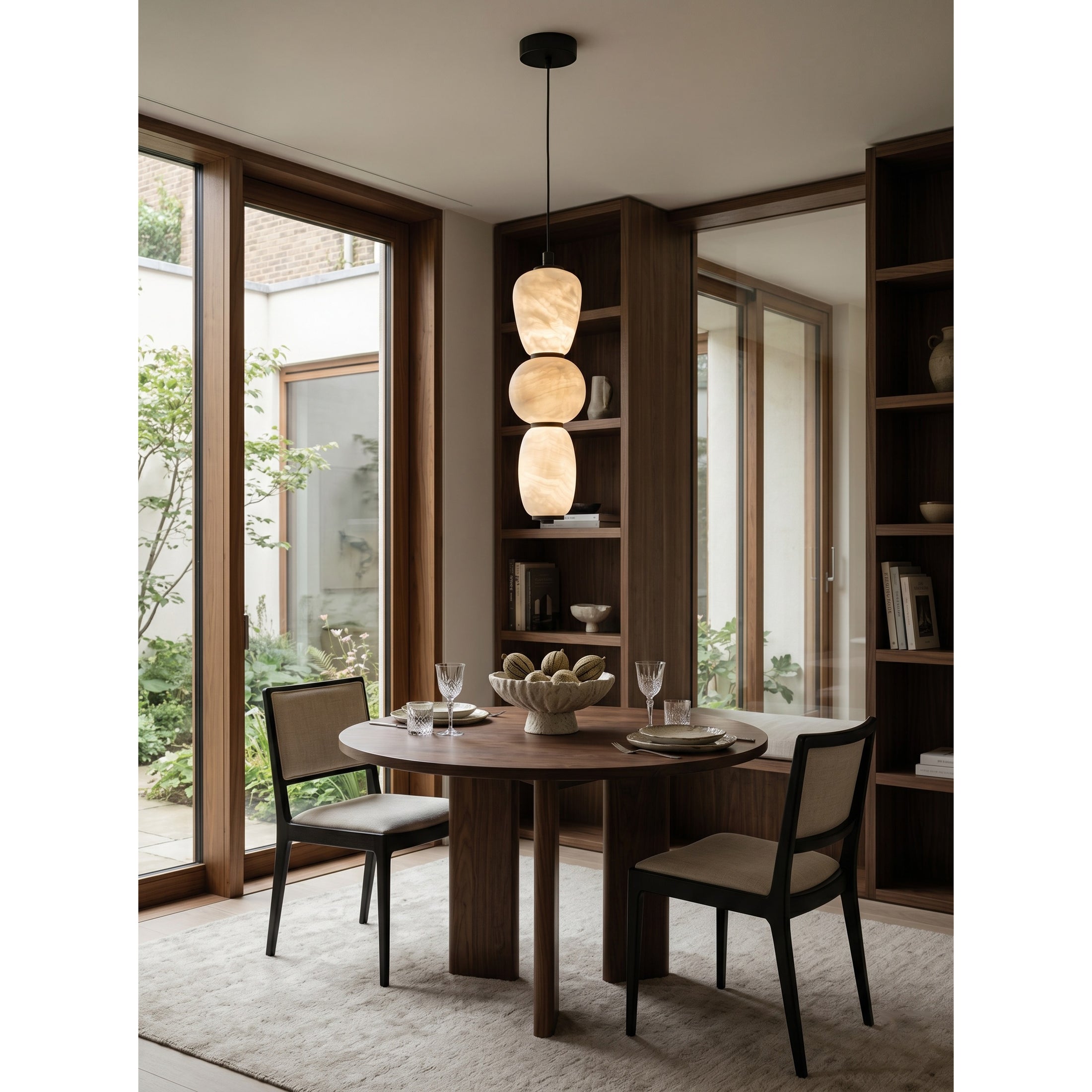Alabaster Pendulous Pearl Pendant Lamp