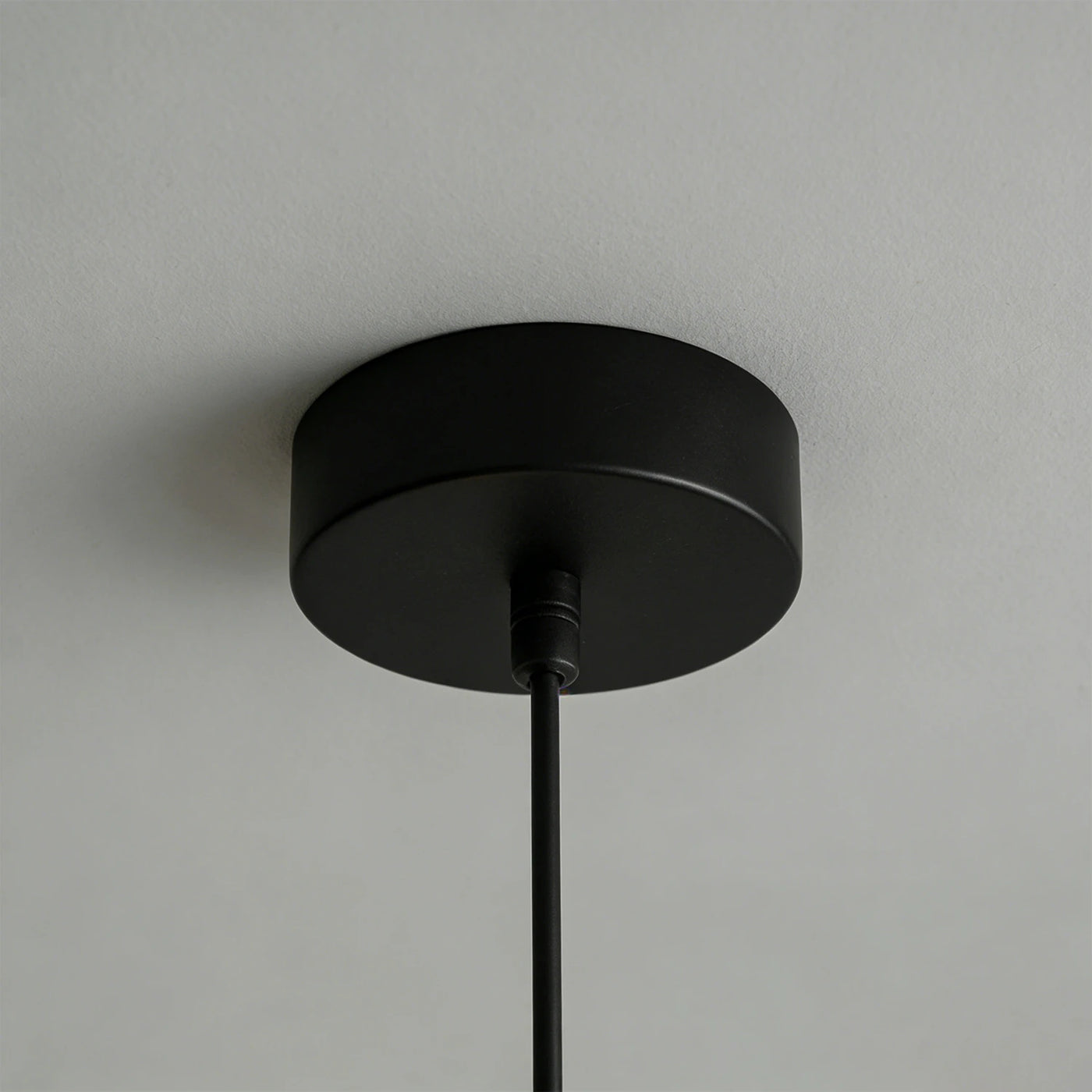 Alabaster Pendulous Pearl Pendant Lamp