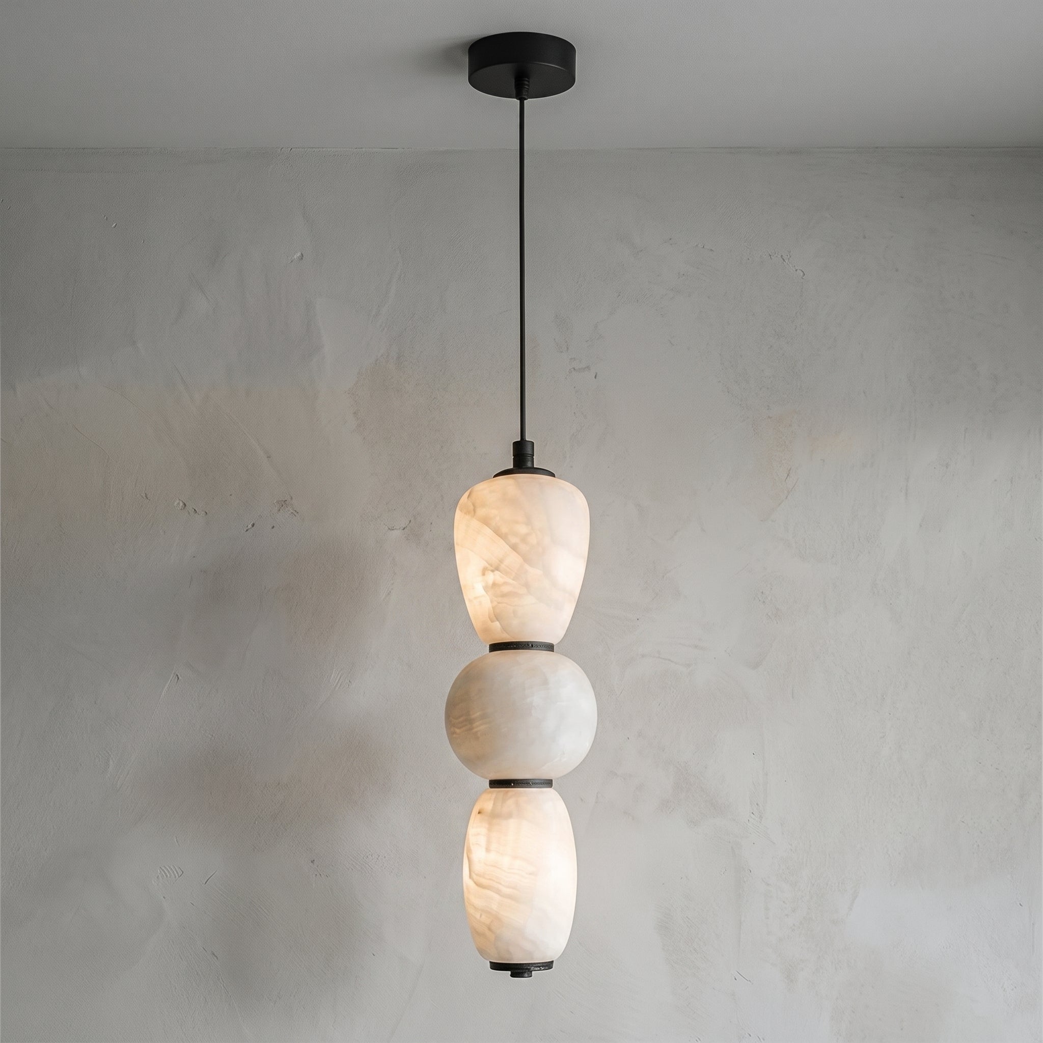 Alabaster Pendulous Pearl Pendant Lamp
