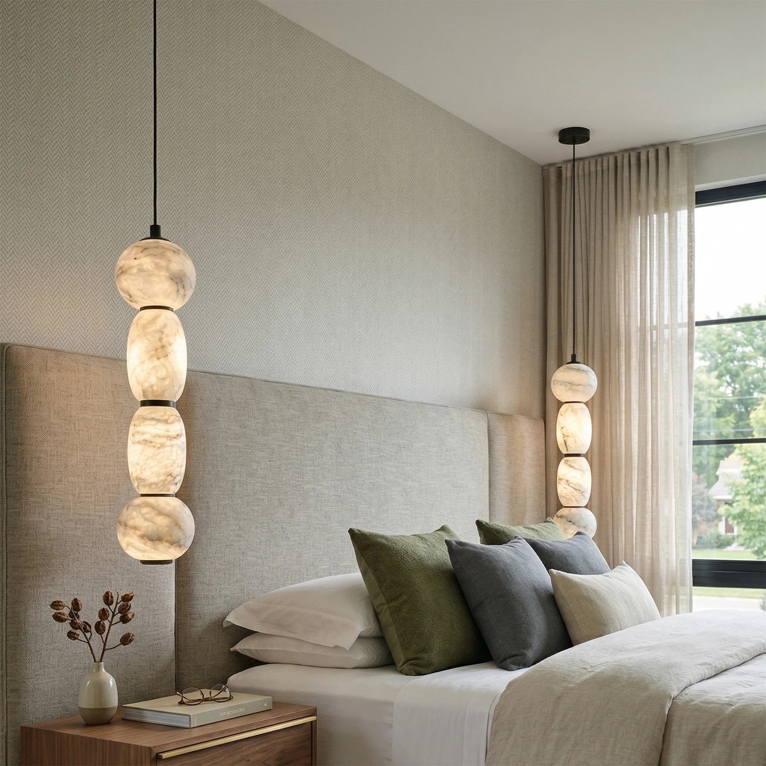 Alabaster Pendulous Pearl Pendant Lamp