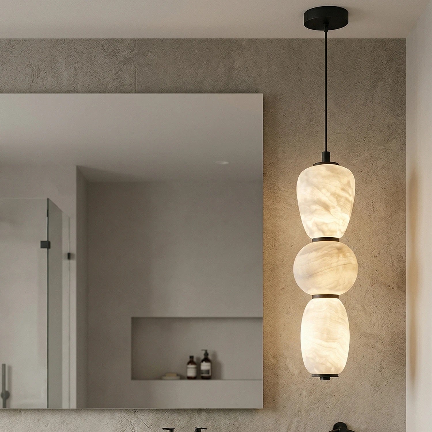 Alabaster Pendulous Pearl Pendant Lamp