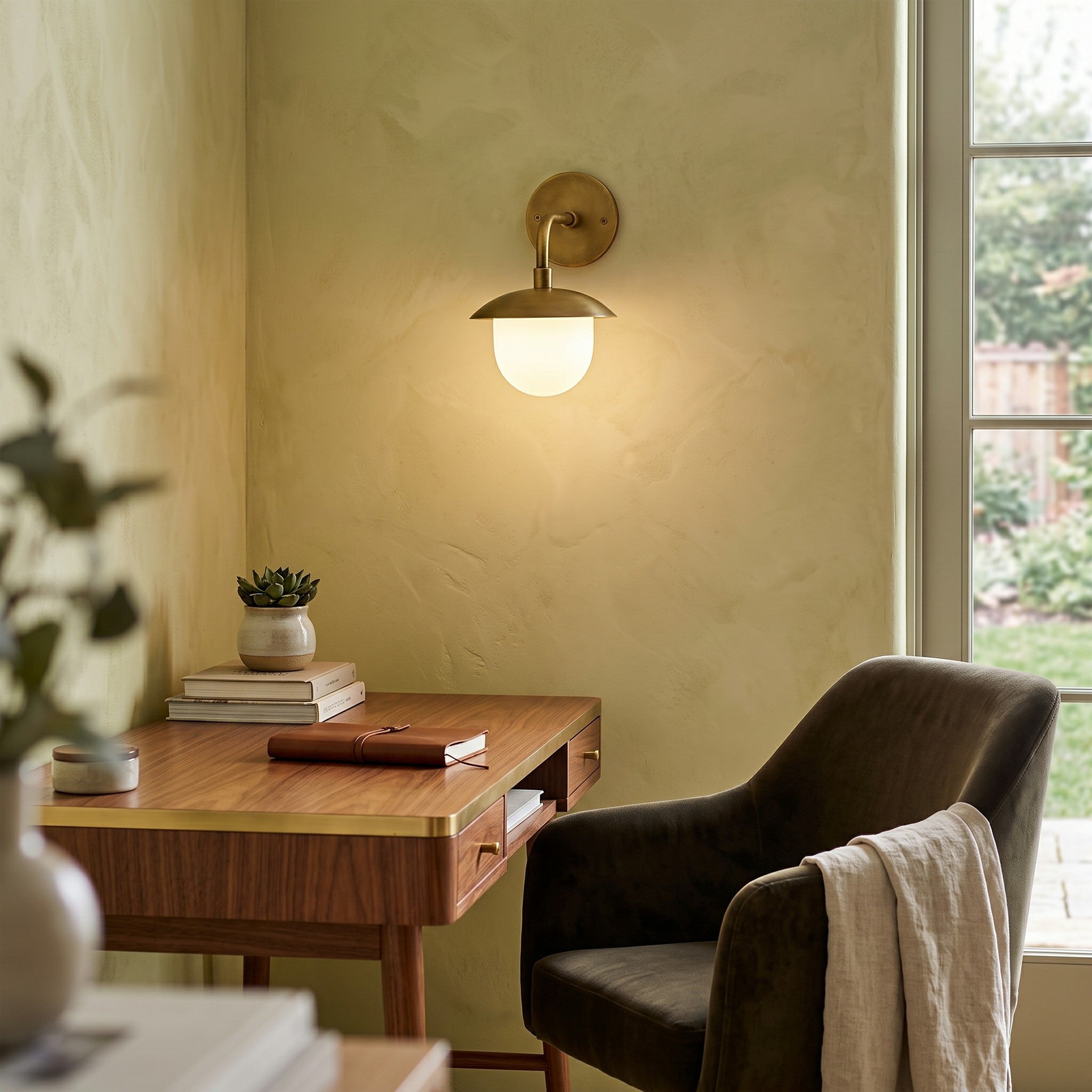 Aldevan Wall Sconce