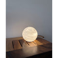 Bild in Galerie-Betrachter laden, Darrow Glowing Table Lamp
