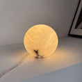 Bild in Galerie-Betrachter laden, Darrow Glowing Table Lamp

