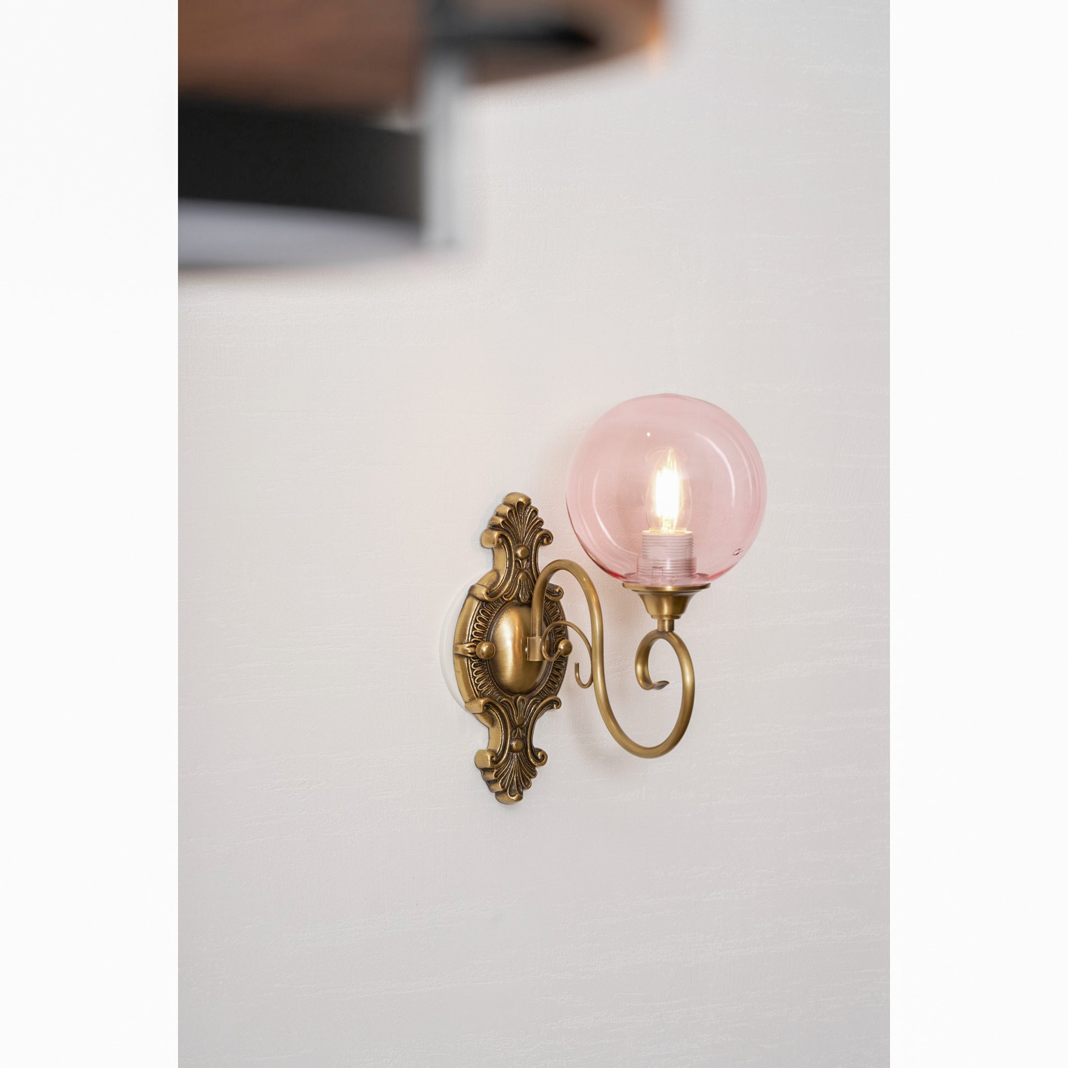 Evelyn Glass Wall Lamp