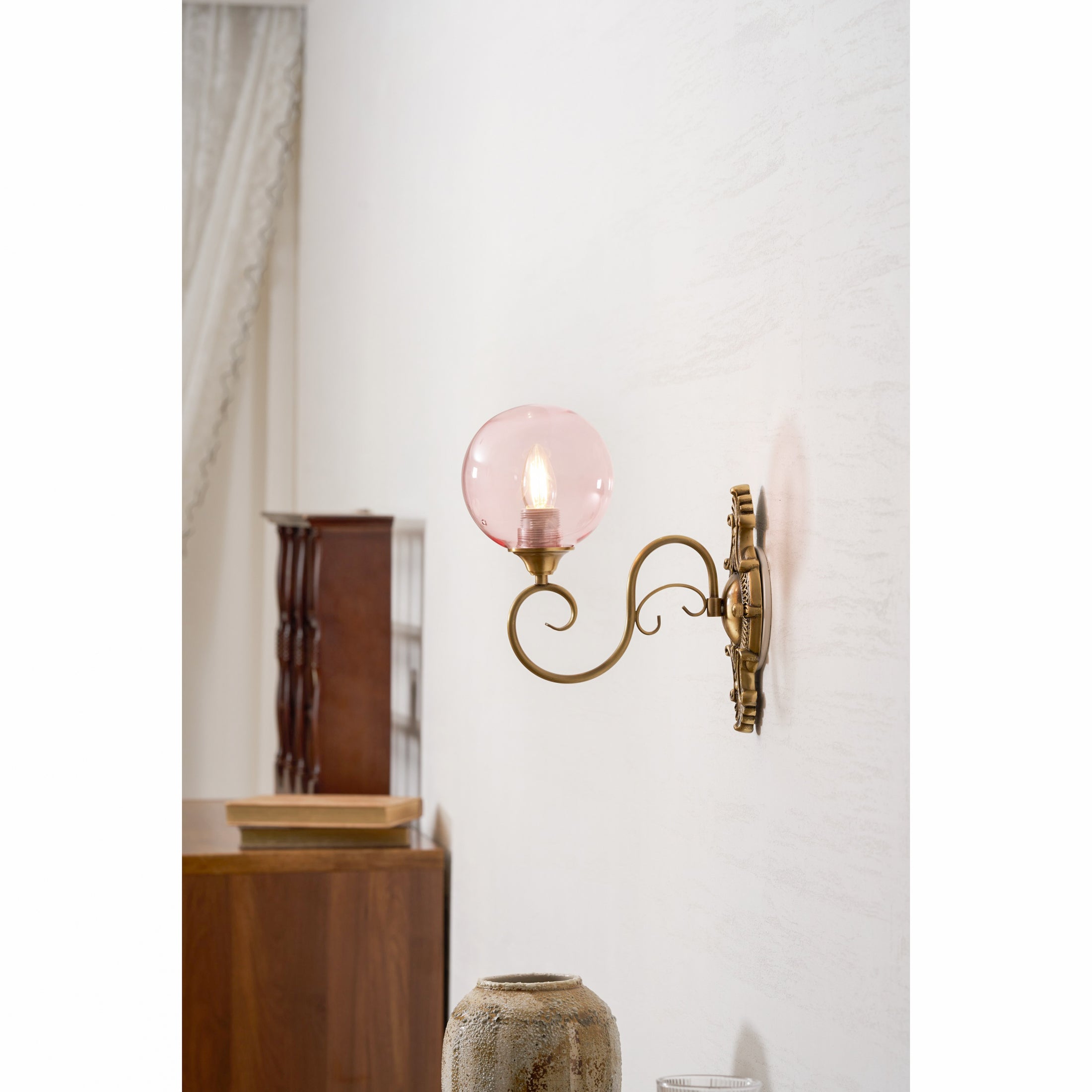 Evelyn Glass Wall Lamp