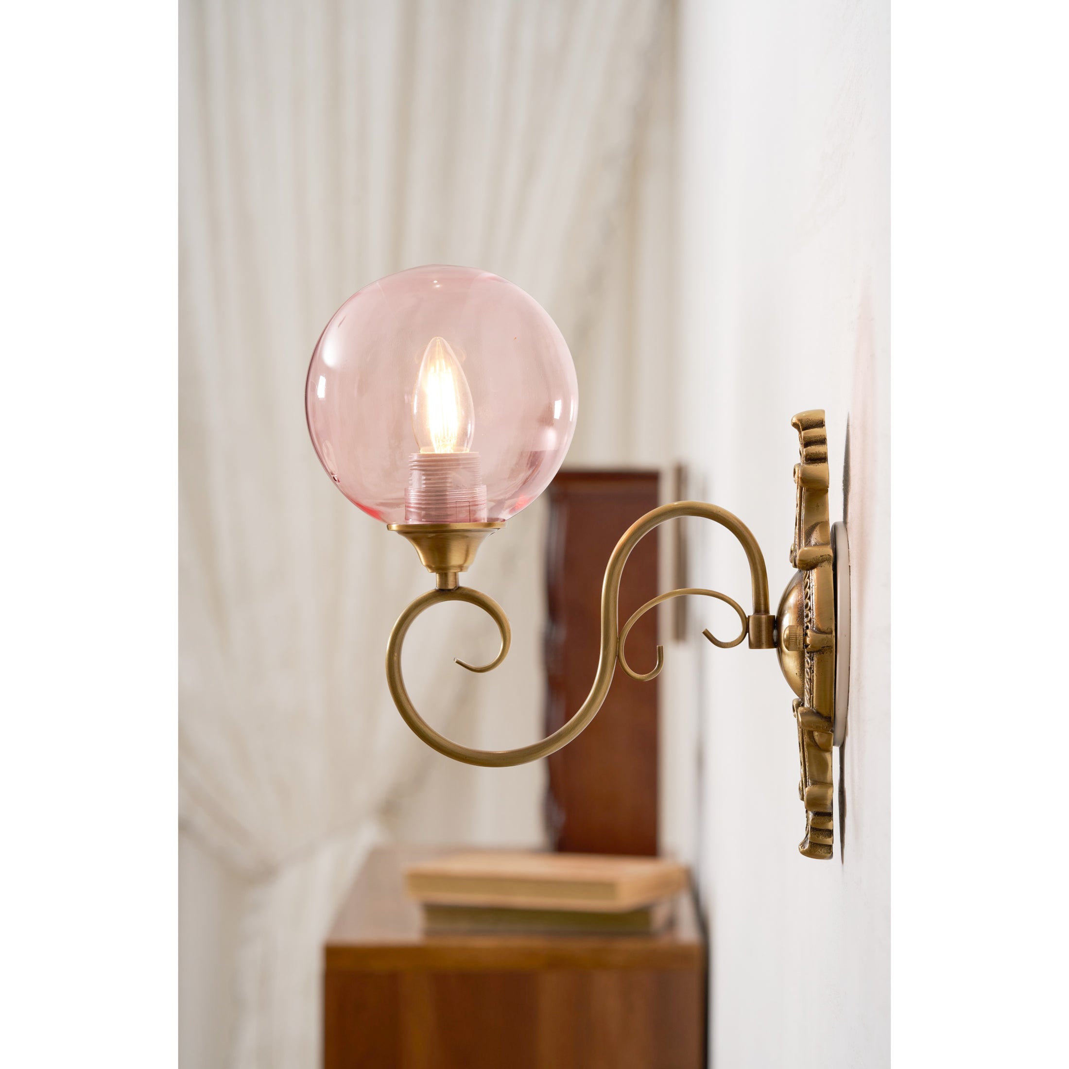 Evelyn Glass Wall Lamp