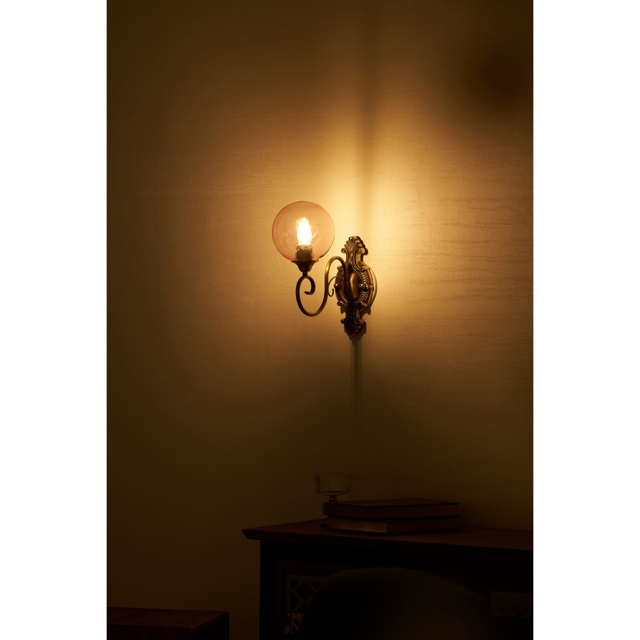 Evelyn Glass Wall Lamp