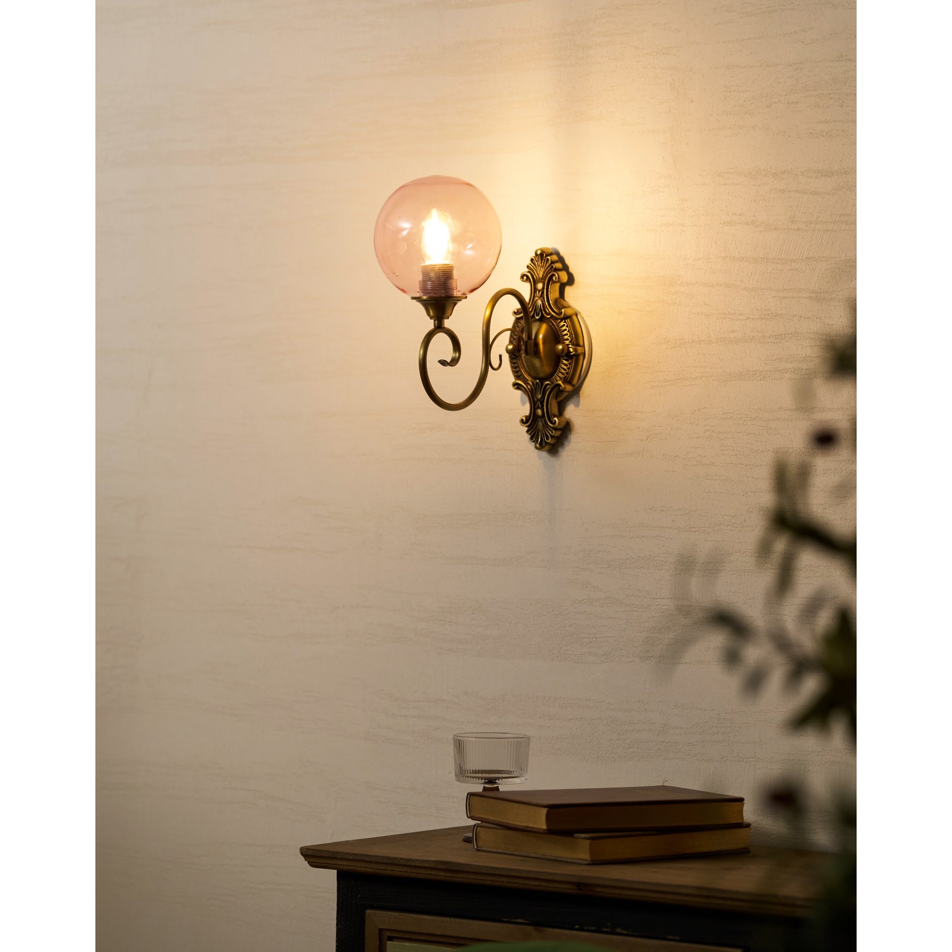Evelyn Glass Wall Lamp
