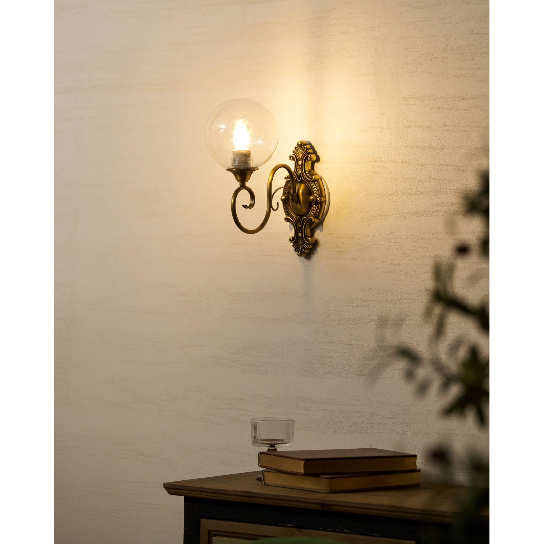 Evelyn Glass Wall Lamp