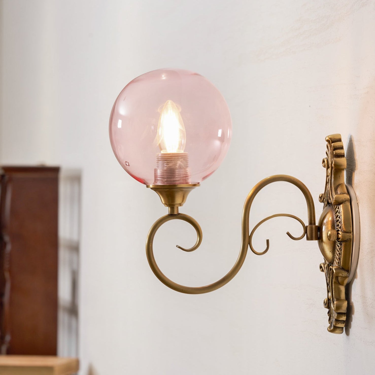 Evelyn Glass Wall Lamp