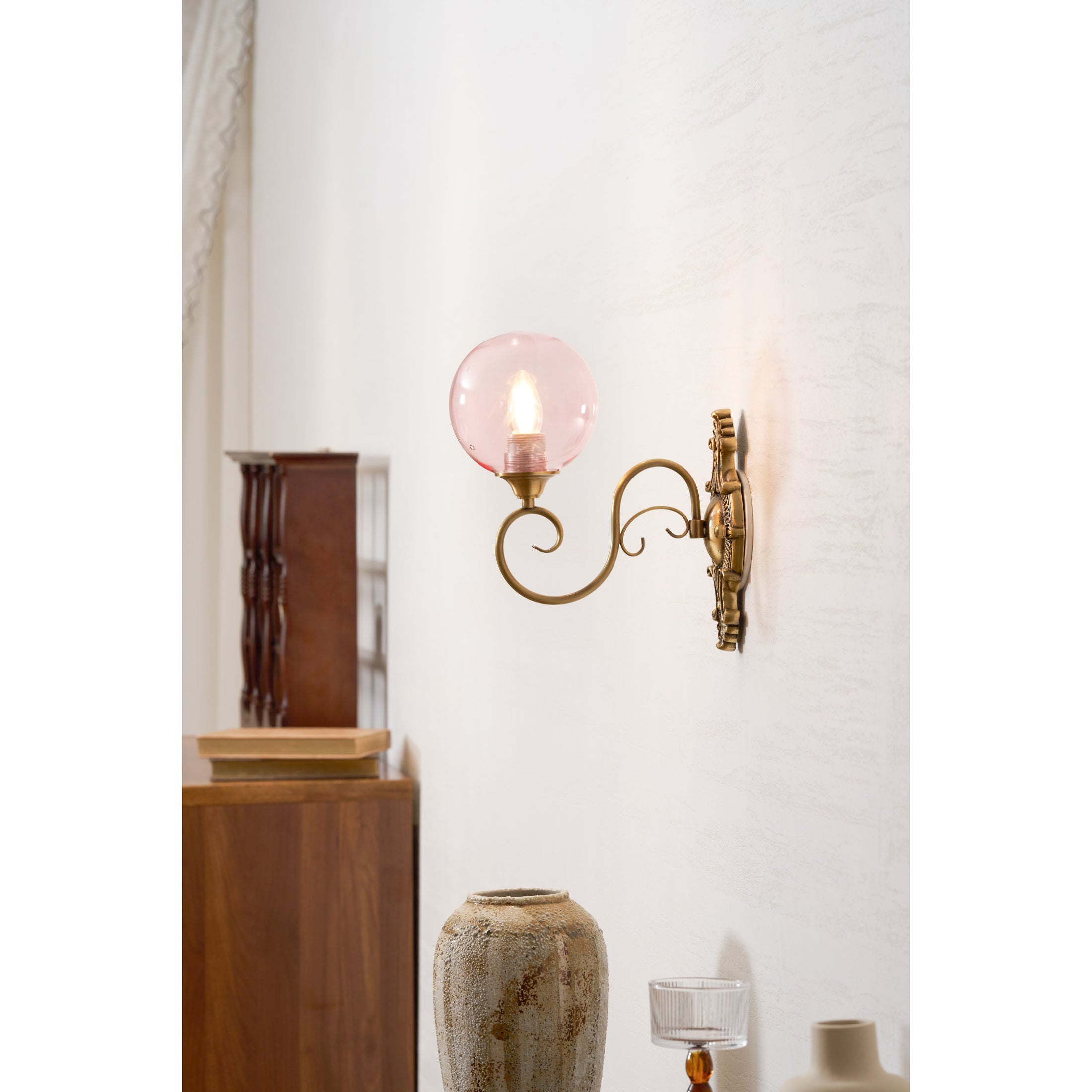 Evelyn Glass Wall Lamp