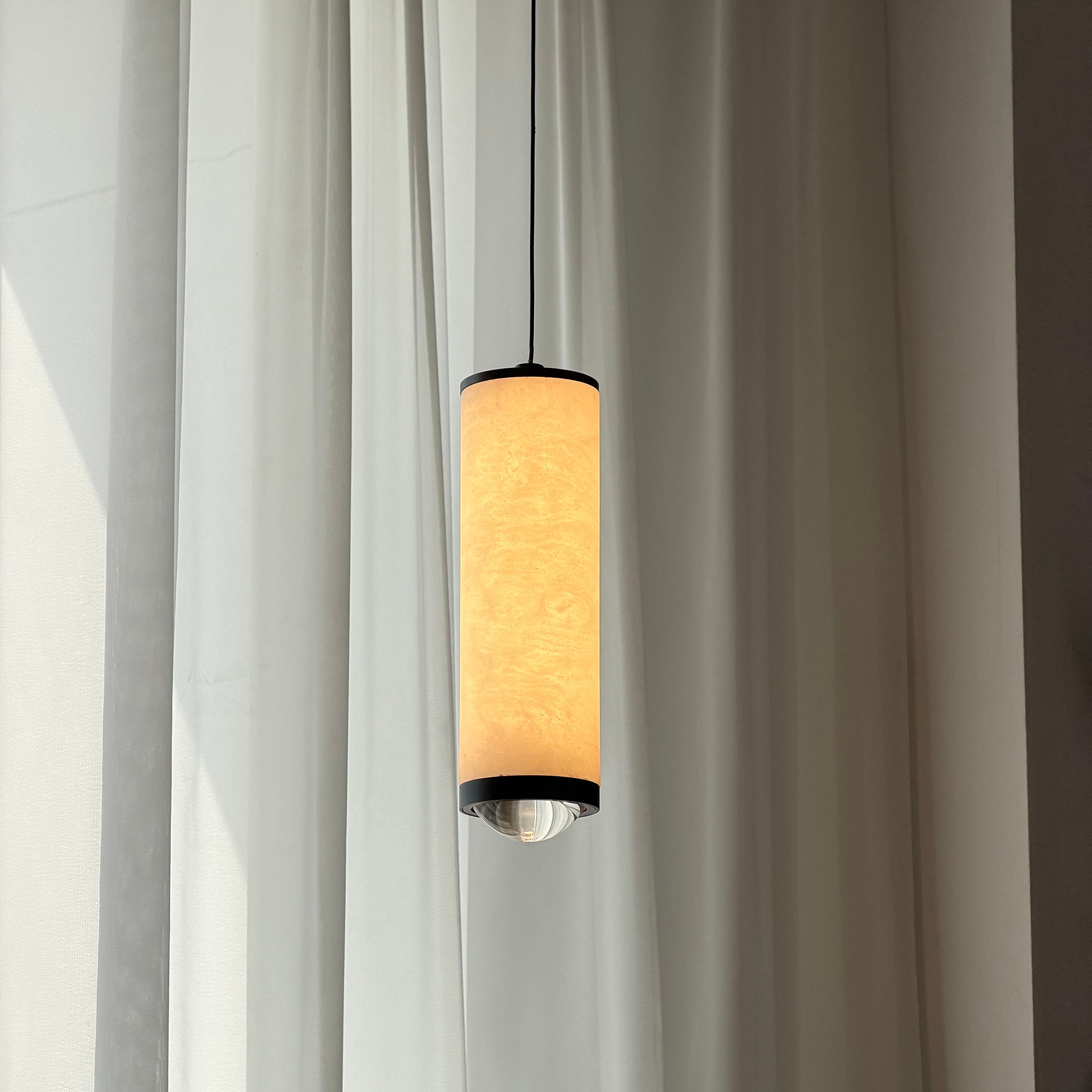 Fina Cylindrical Alabaster Pendant Lamp