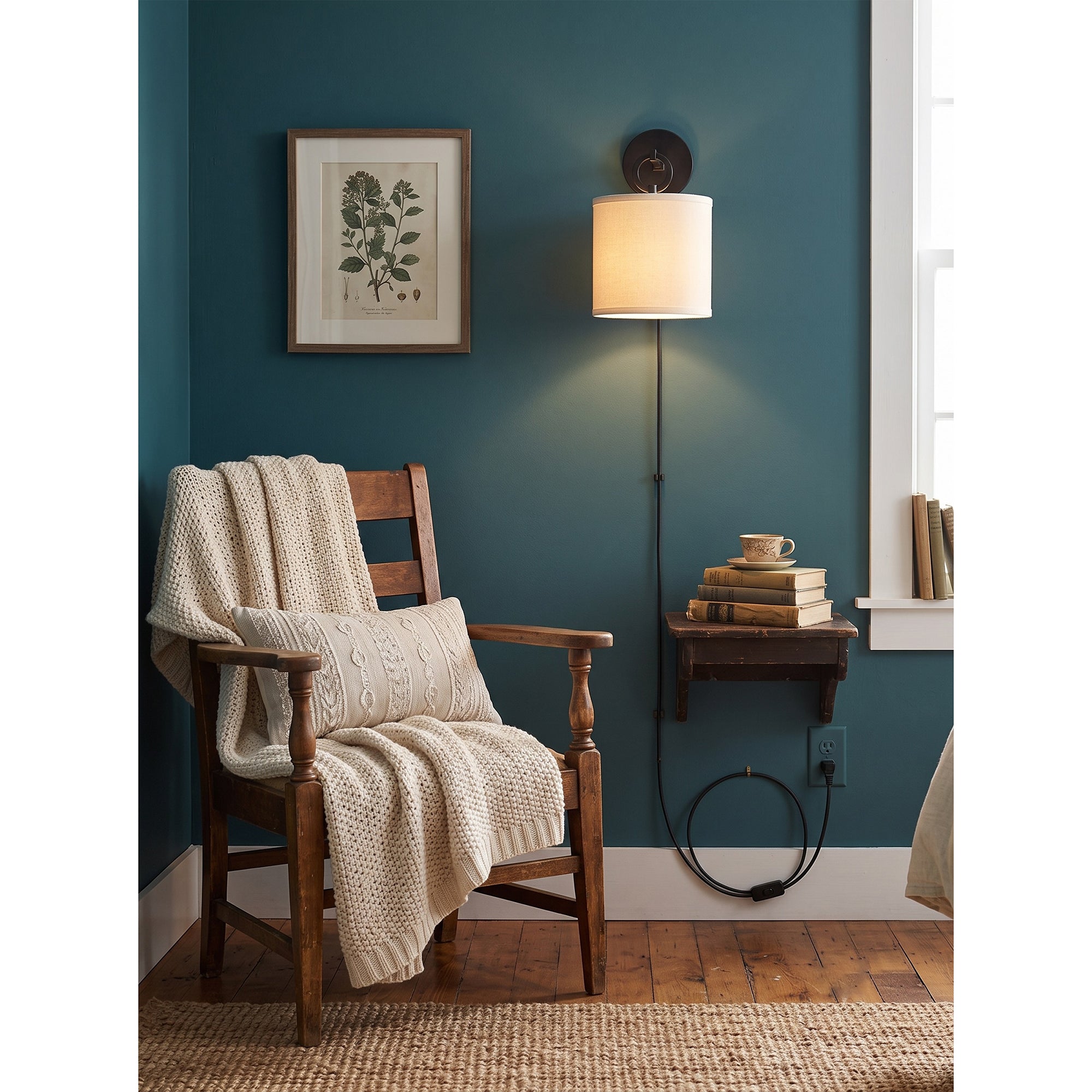 Full Circle Plug-in Wall Sconce