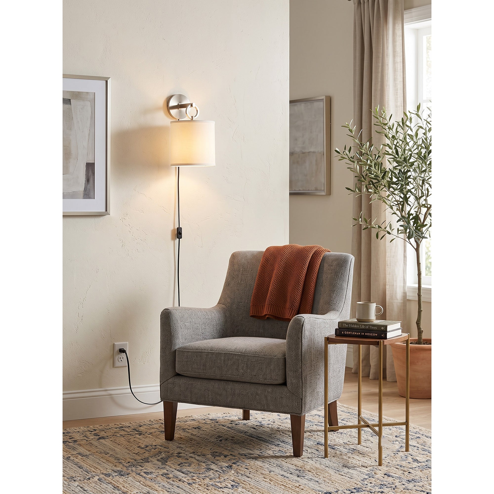 Full Circle Plug-in Wall Sconce