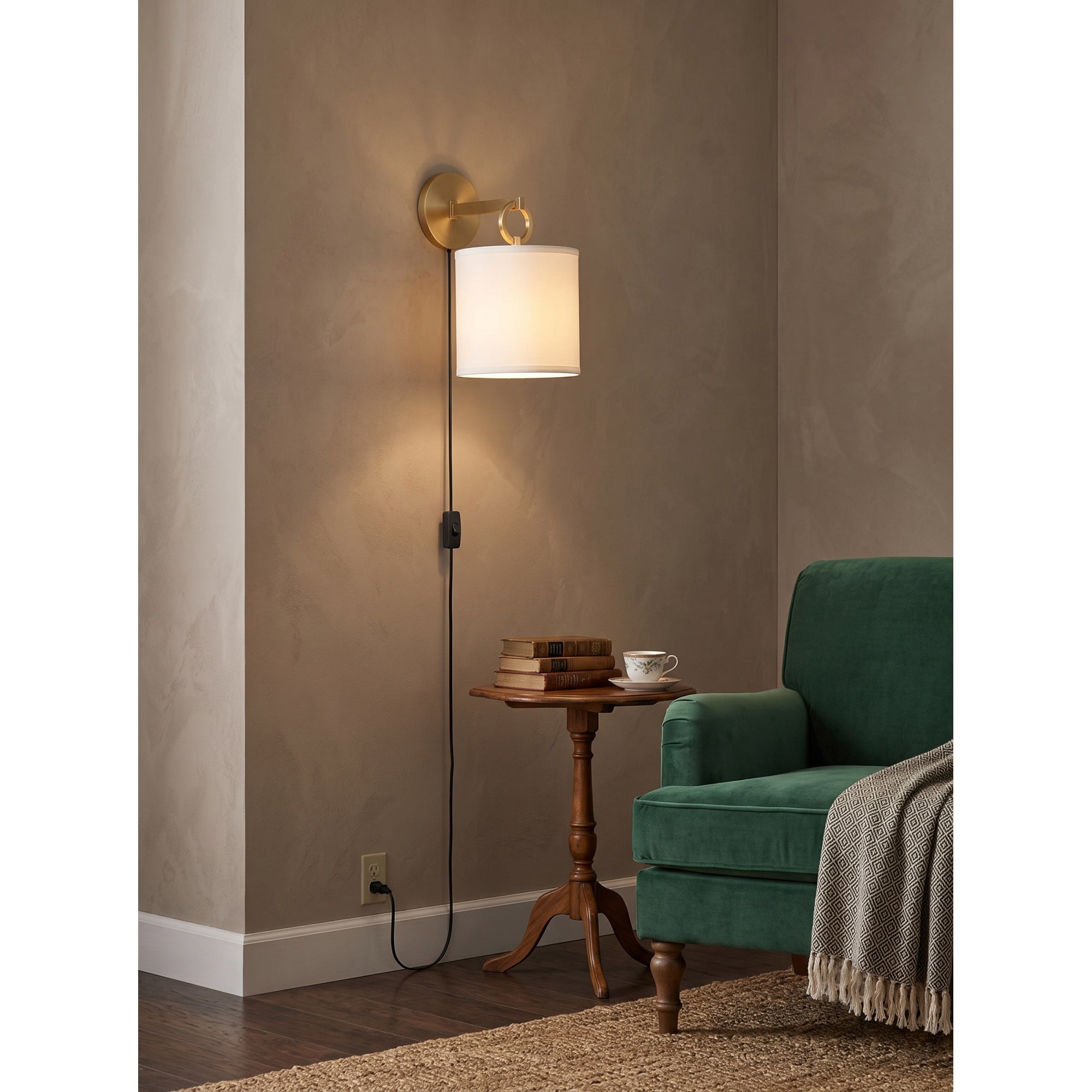Full Circle Plug-in Wall Sconce