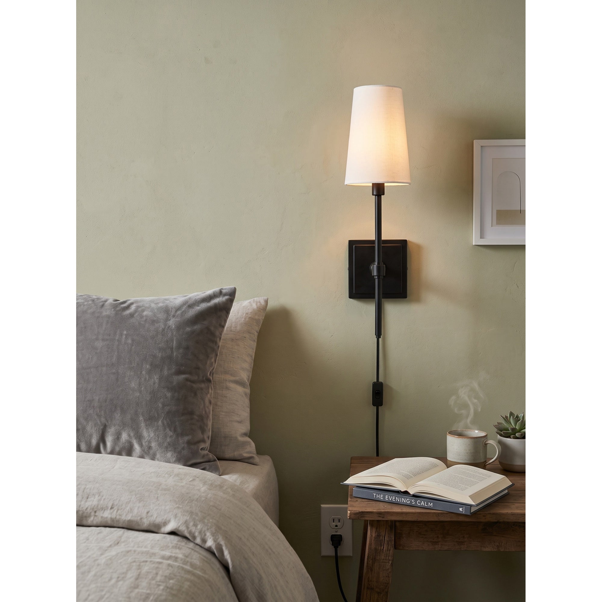 Hillsdale Plug-in Wall Sconce