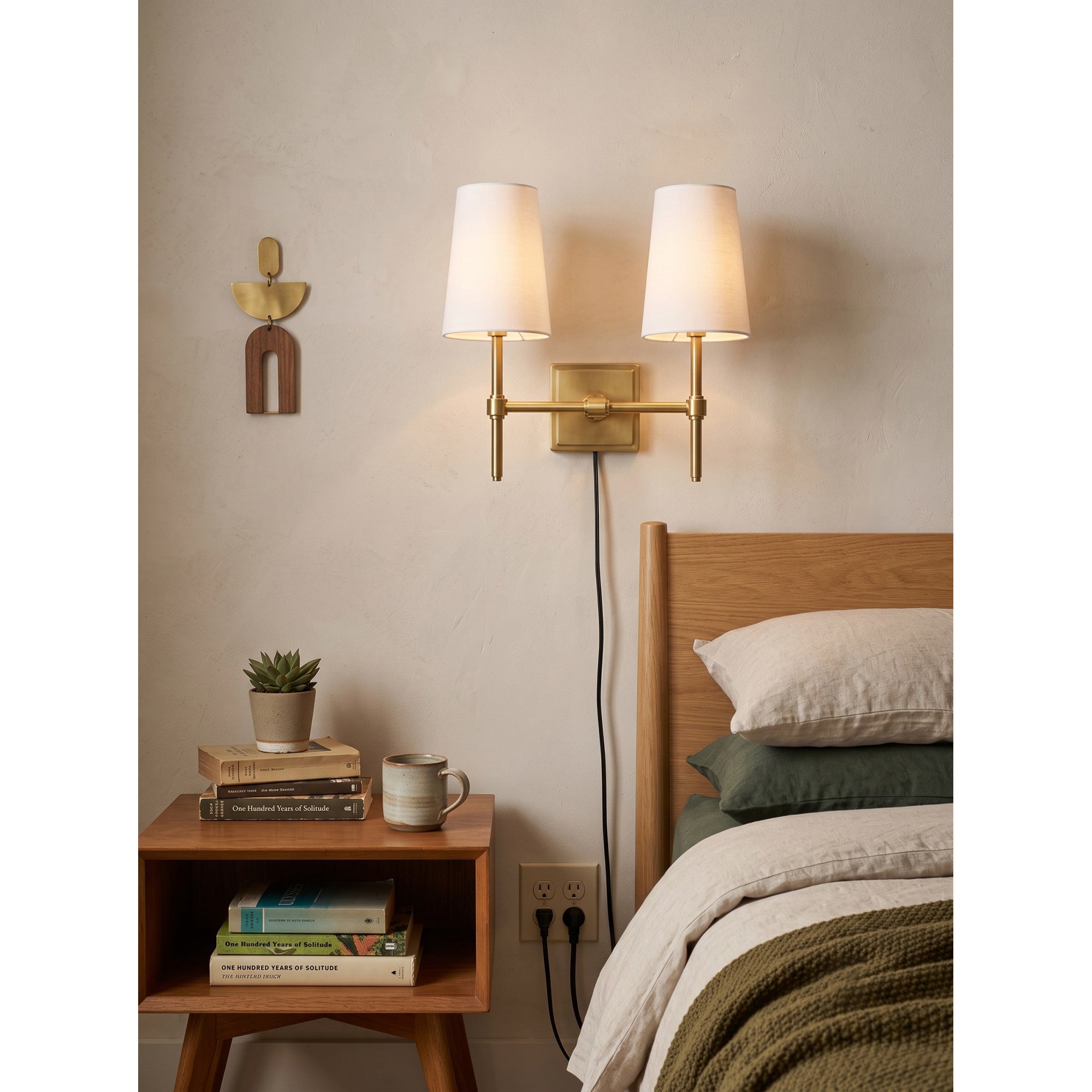 Hillsdale Plug-in Wall Sconce