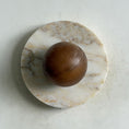 Bild in Galerie-Betrachter laden, Leora Stone Wall Sconce
