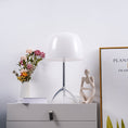 Bild in Galerie-Betrachter laden, Lumiere Table Lamp
