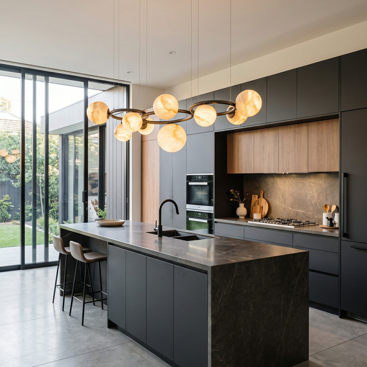 Lustre Lunavelle em alabastro