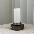 Bild in Galerie-Betrachter laden, Lunerva Alabaster Table Lamp (Built-in Battery)
