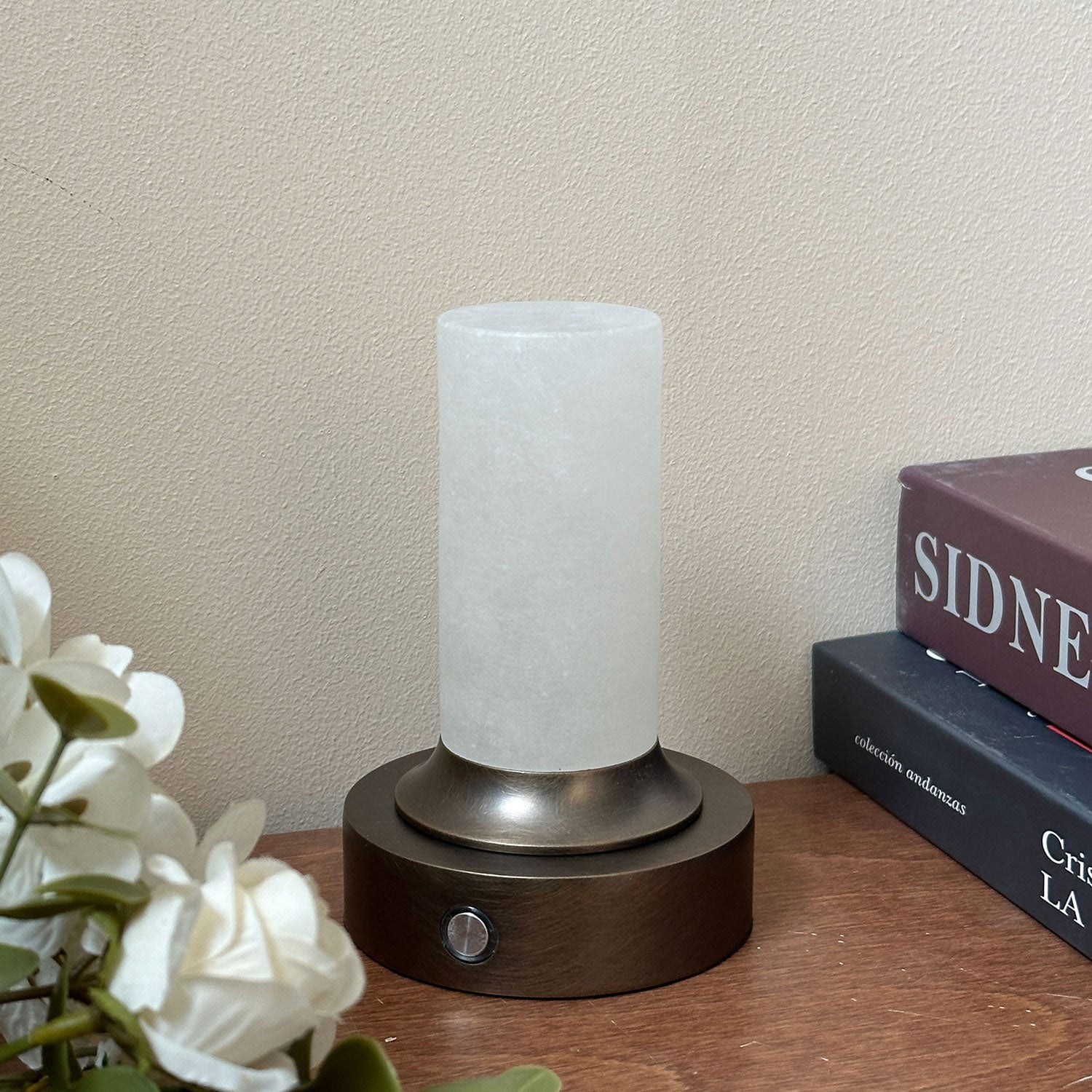 Lunerva Alabaster Table Lamp (Built-in Battery)