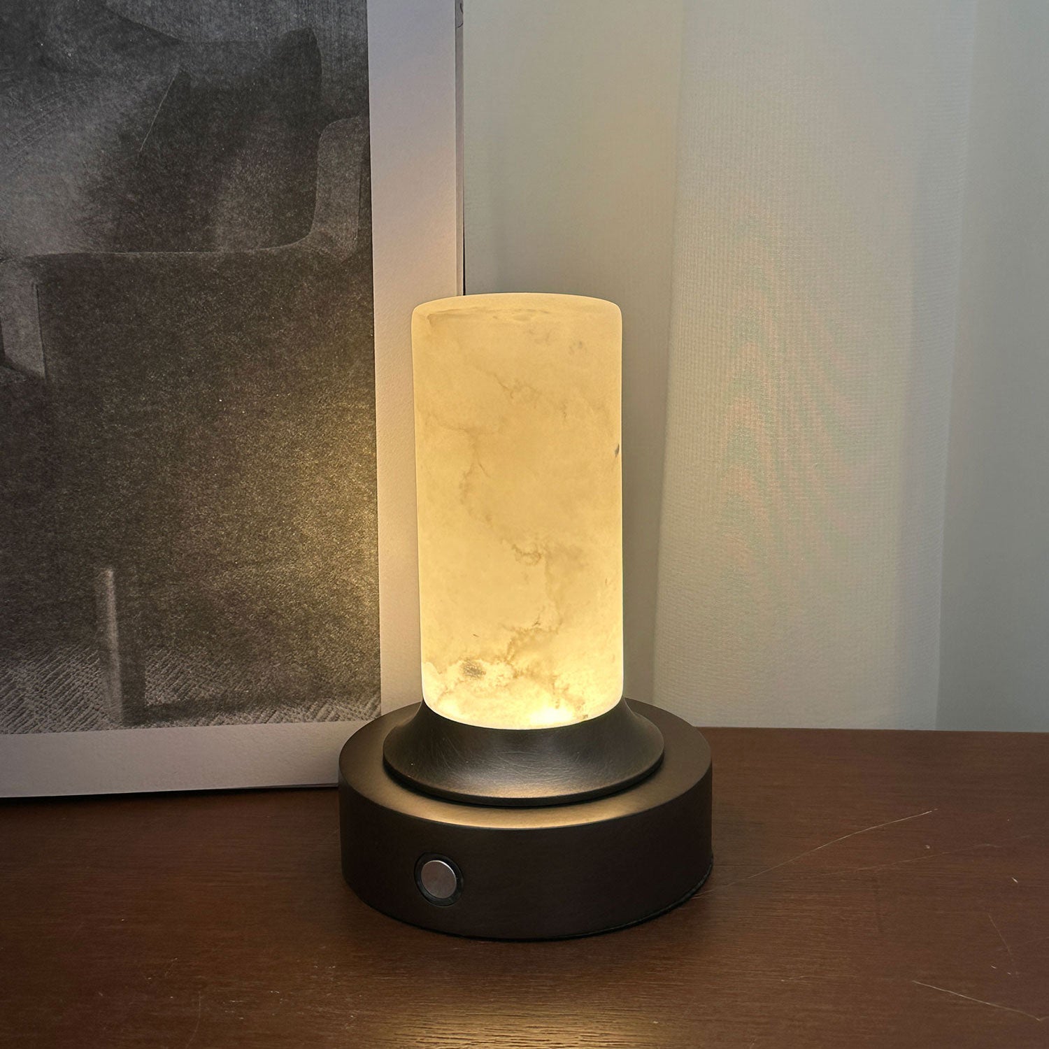 Lunerva Alabaster Table Lamp (Built-in Battery)