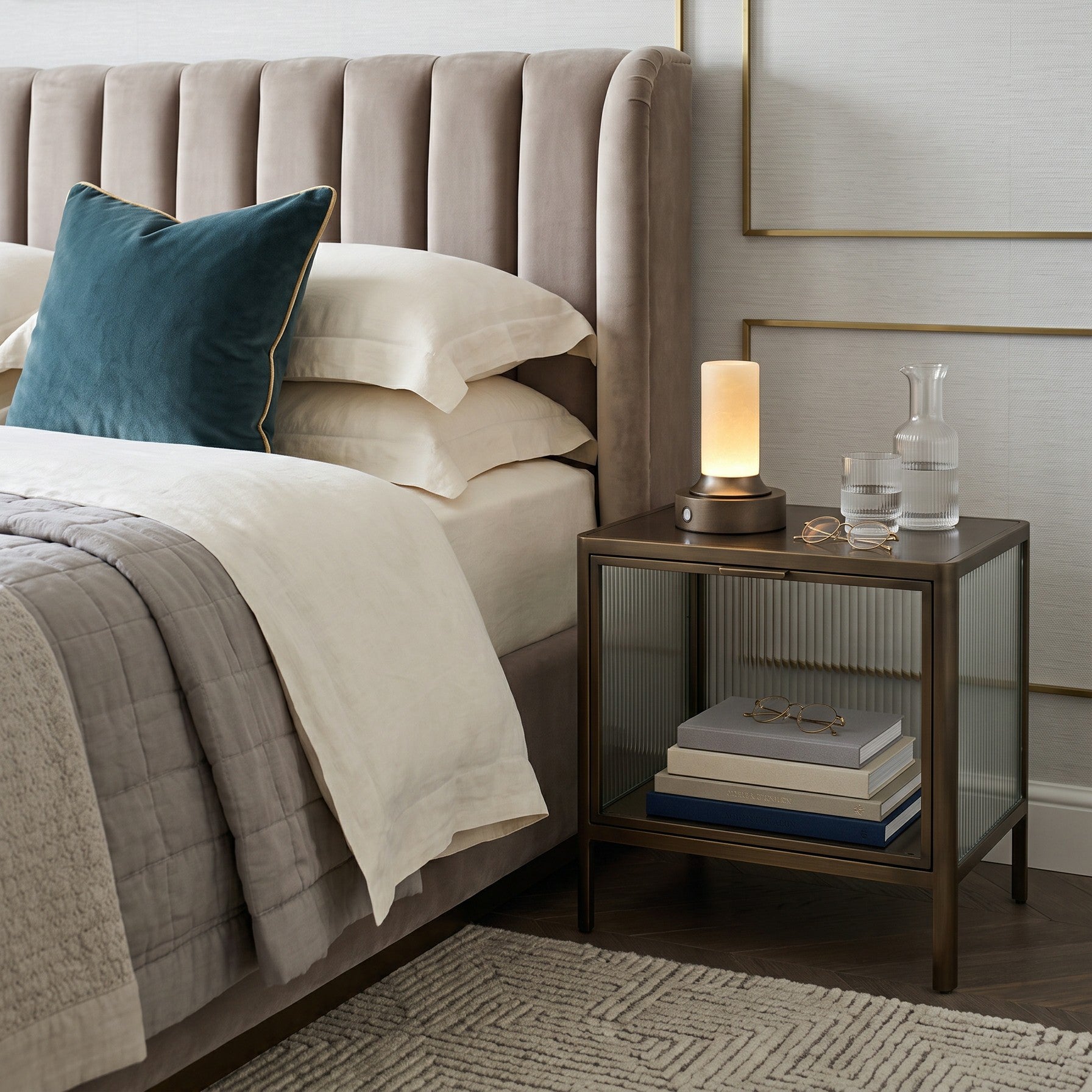 Lunerva Alabaster Table Lamp (Built-in Battery)