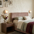Charger l'image dans la visionneuse de la galerie, Marvielle Marble Onyx Wall Sconce
