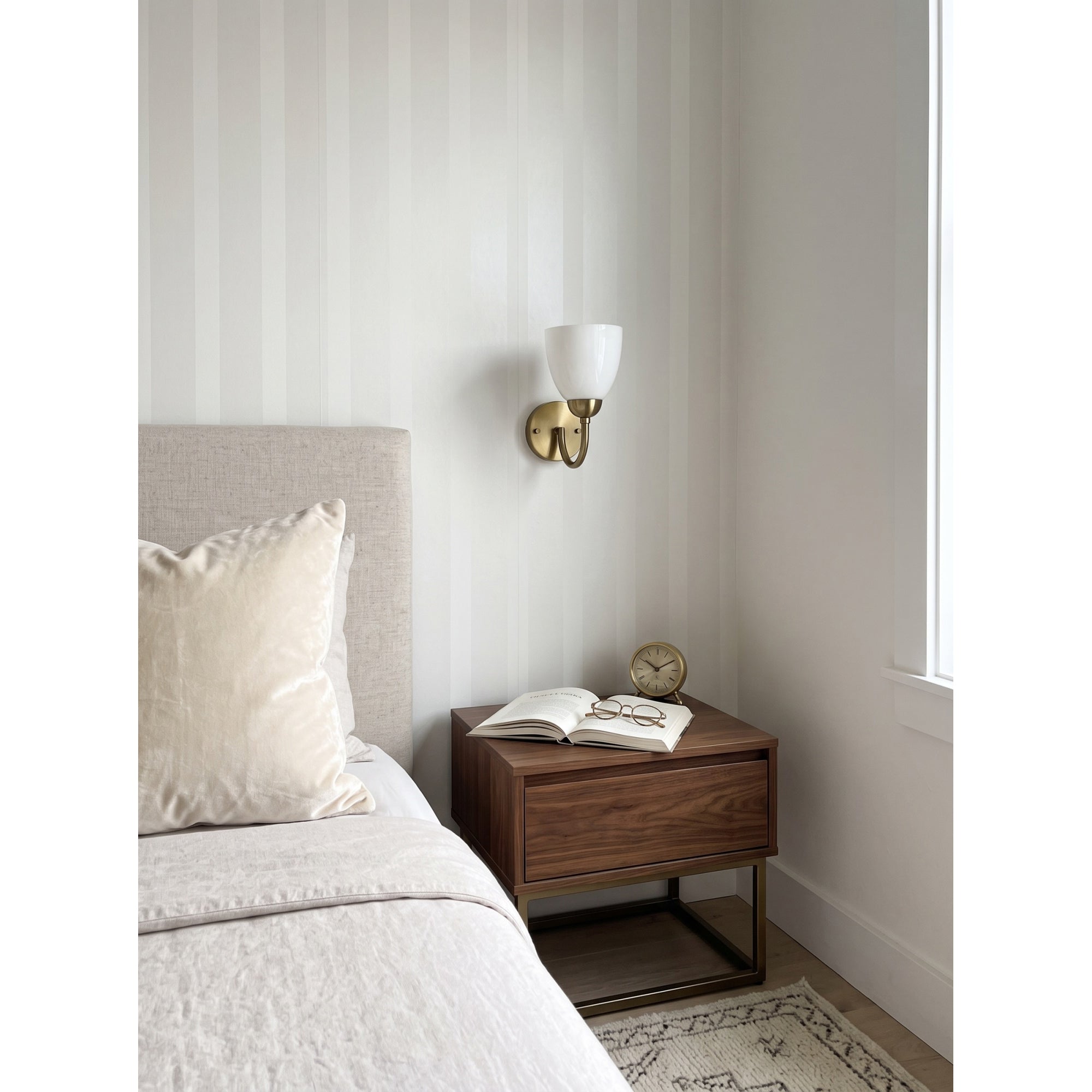 Mild Velin Wall Sconce