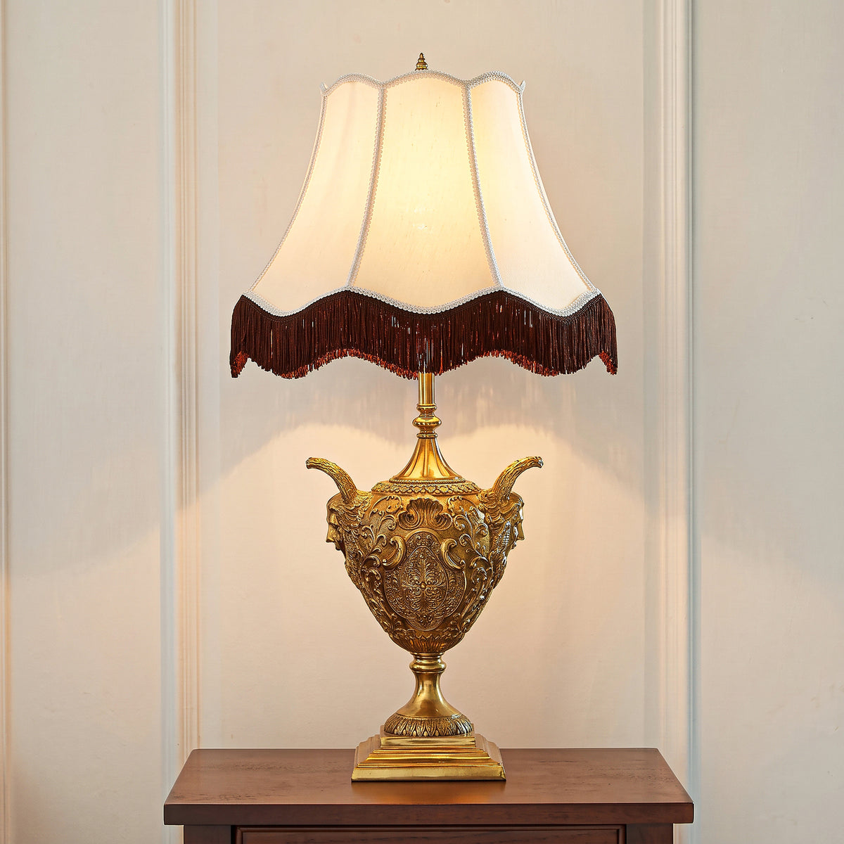 Montacute Classic Urn Table Lamp