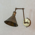 Bild in die Galerieansicht laden, Portland Swing-Arm Wandleuchte
