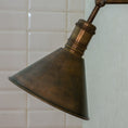Bild in die Galerieansicht laden, Portland Swing-Arm Wandleuchte
