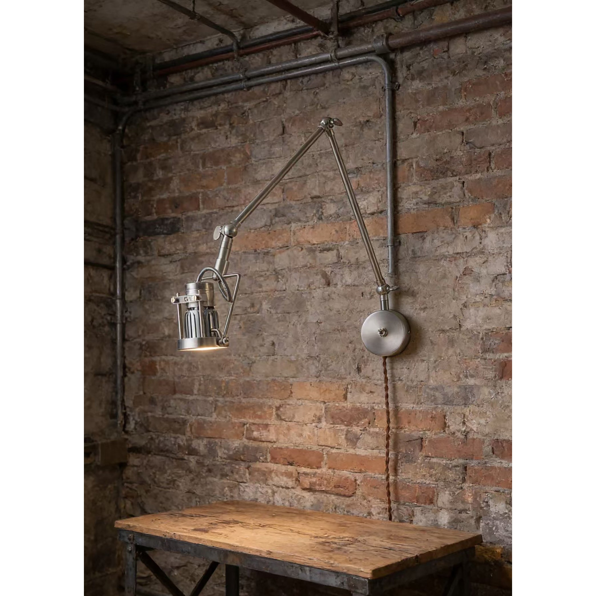 Reznor Plug-in Wall Sconce
