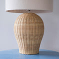 Charger l'image dans la visionneuse de la galerie, Saona Rattan Table Lamp
