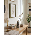 Bild in die Galerieansicht laden, Solano Stone Vase
