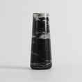 Bild in die Galerieansicht laden, Solano Stone Vase
