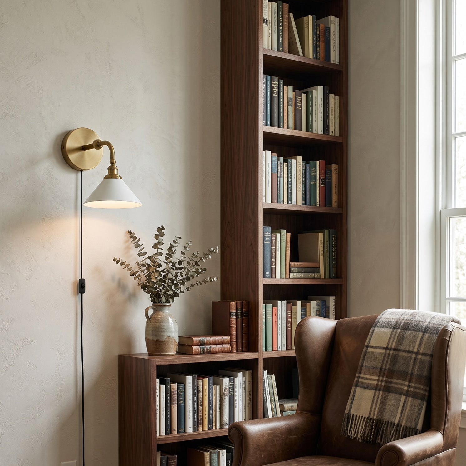 Thetford Plug-in Wall Sconce