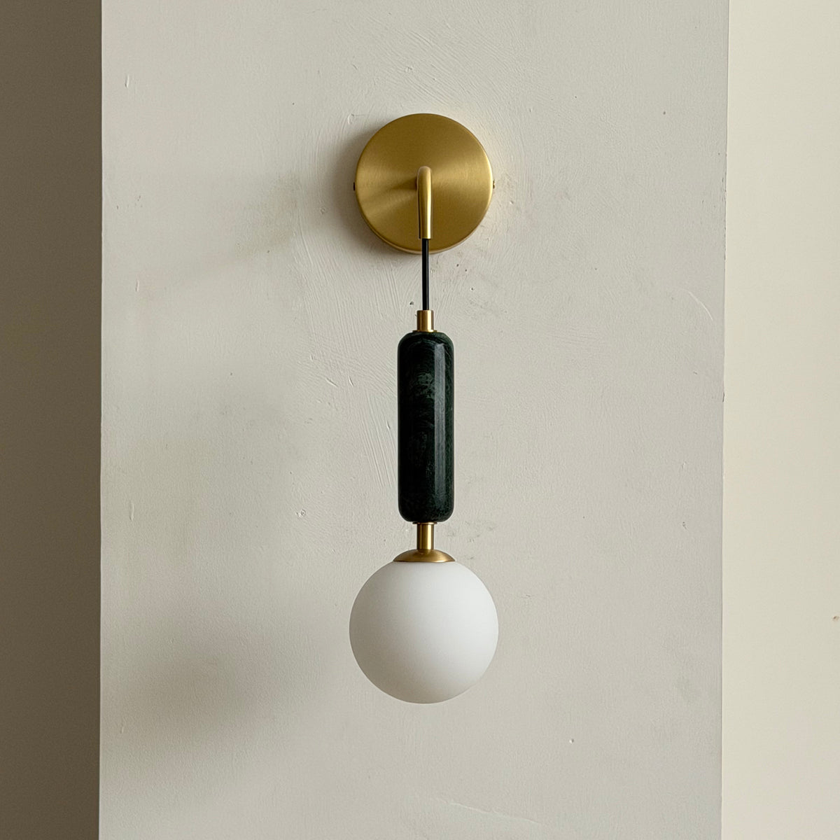 Valenes Wall Lamp