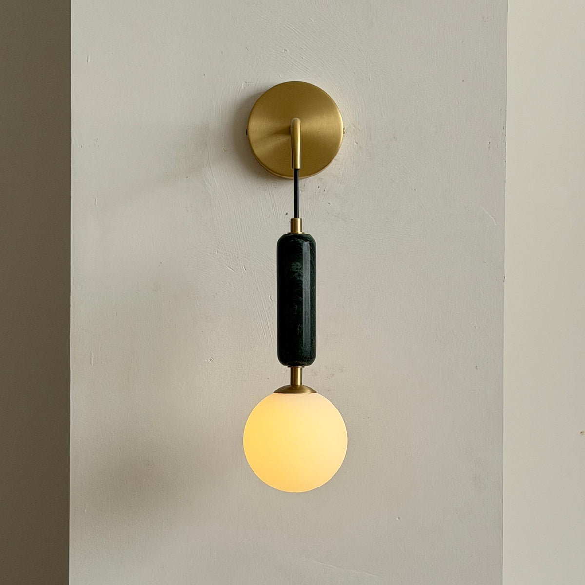 Valenes Wall Lamp