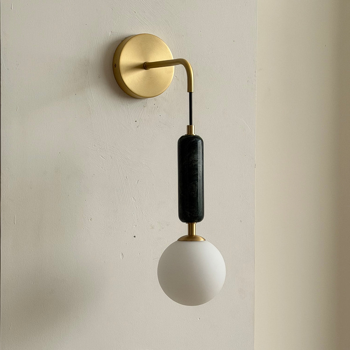 Valenes Wall Lamp