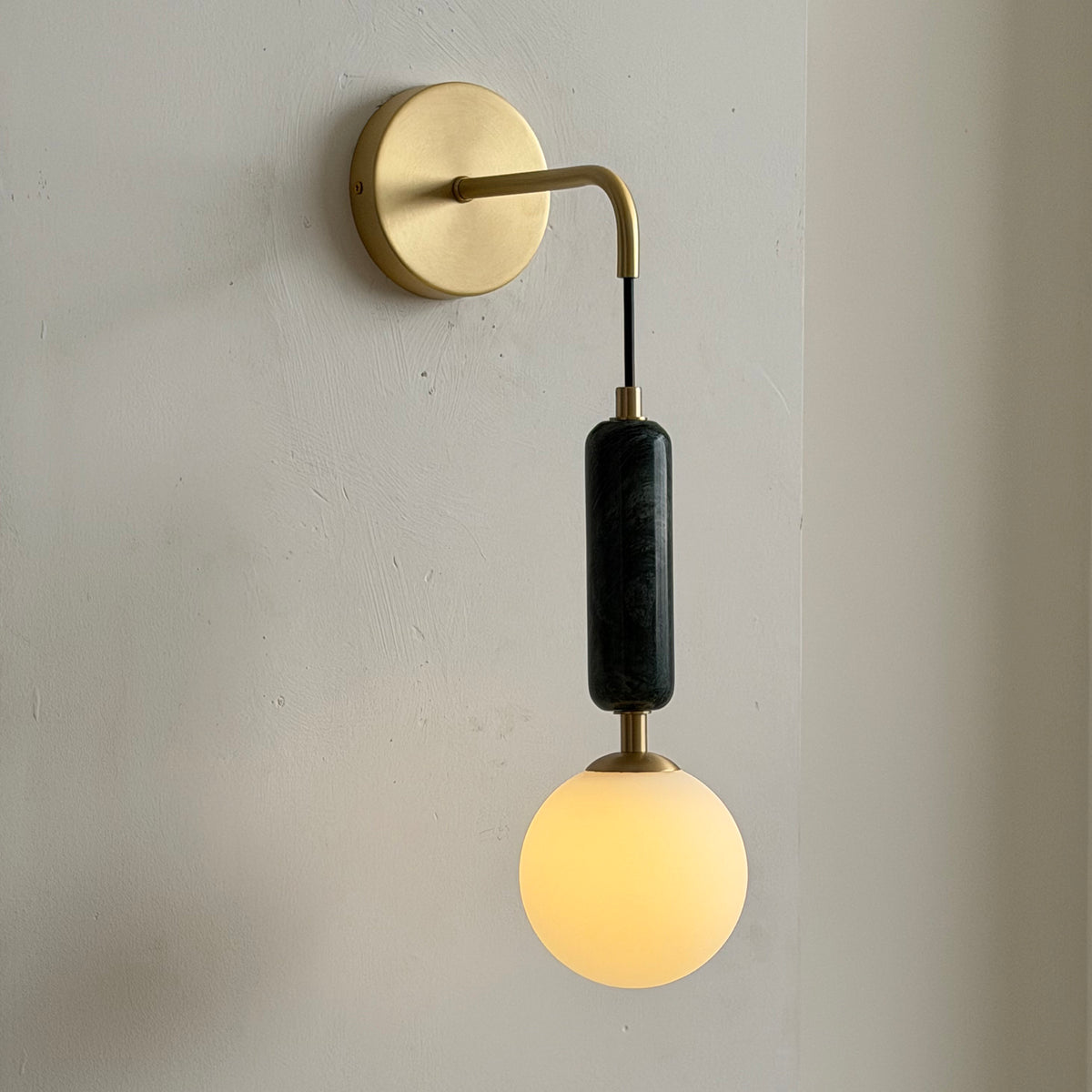 Valenes Wall Lamp