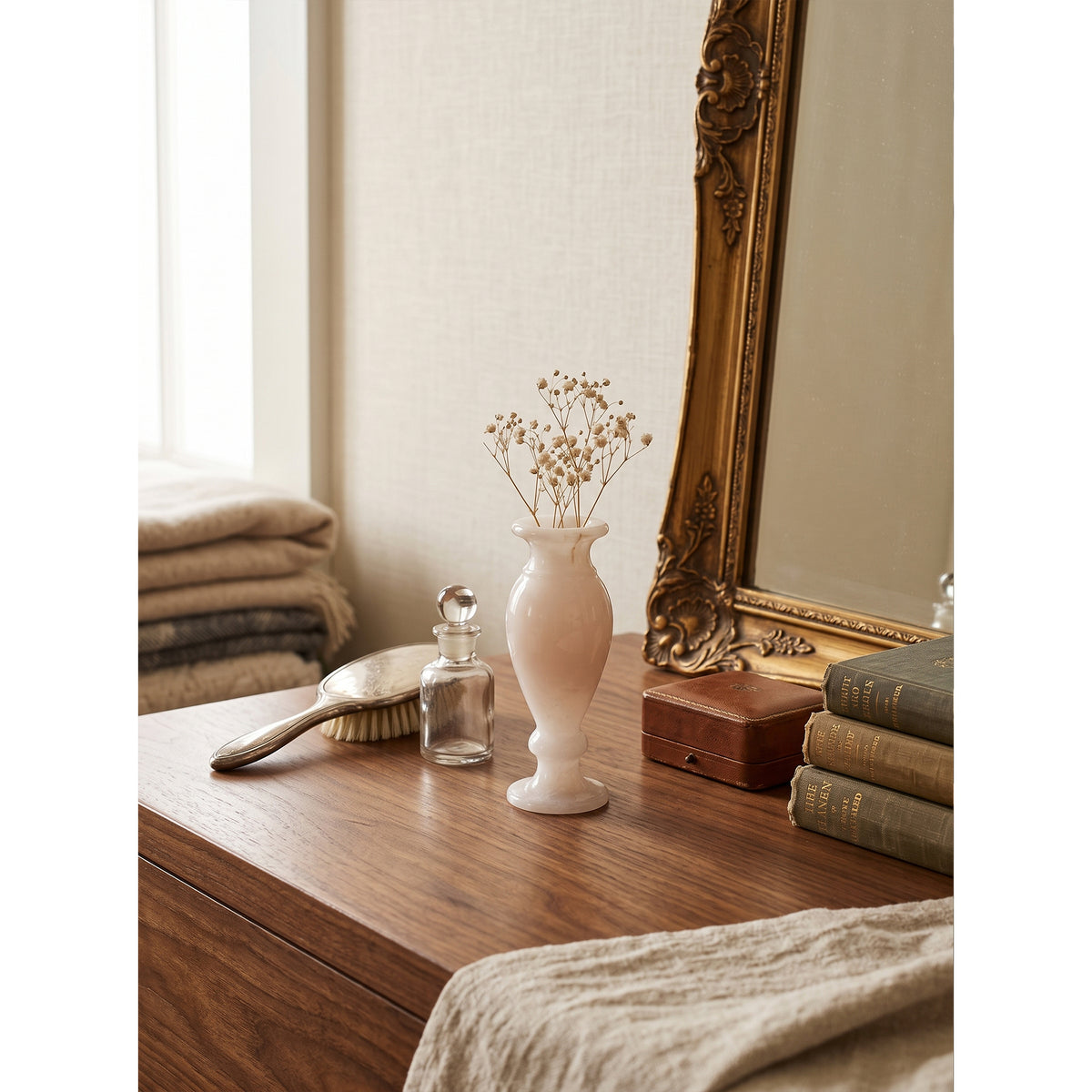 Verena Onyx Vase