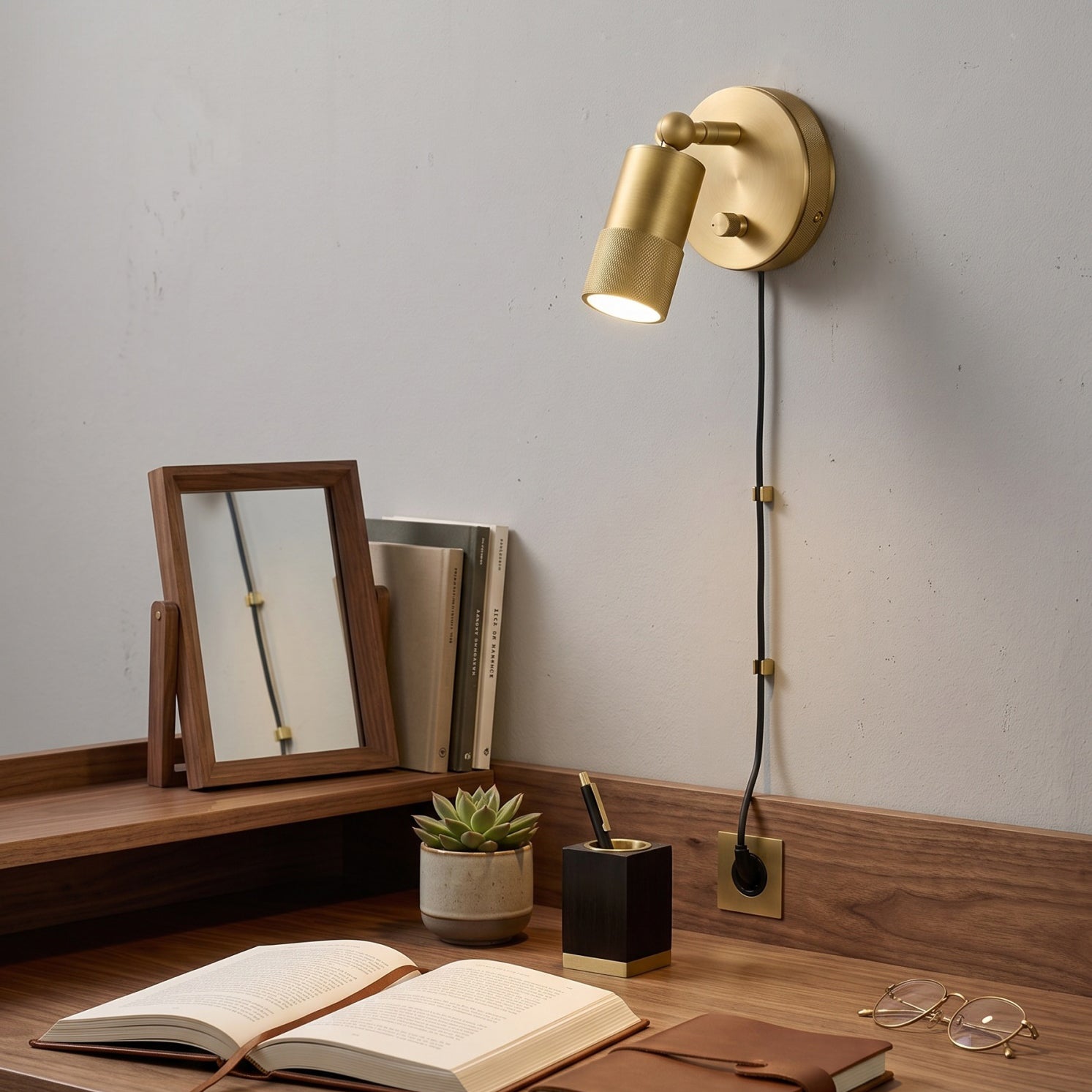 Jura Plug-in Wall Sconce