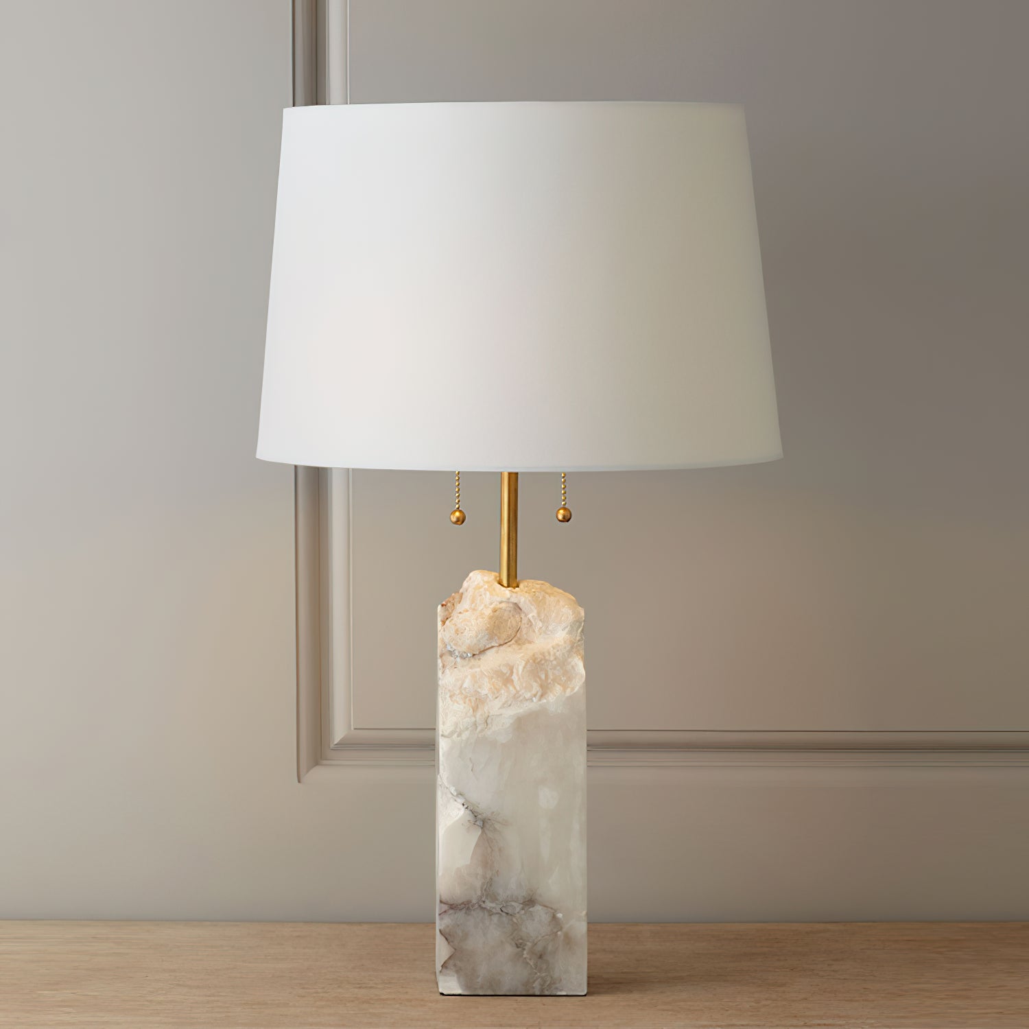 Tischlampe aus rohem Alabaster